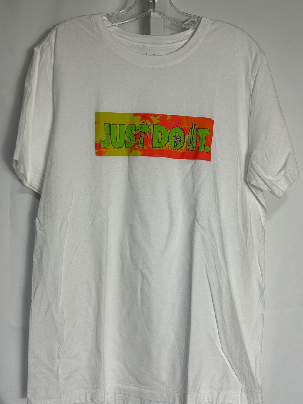 Nike men’s size large Just Do It Front Graphic White Short Sleeve T Shirt